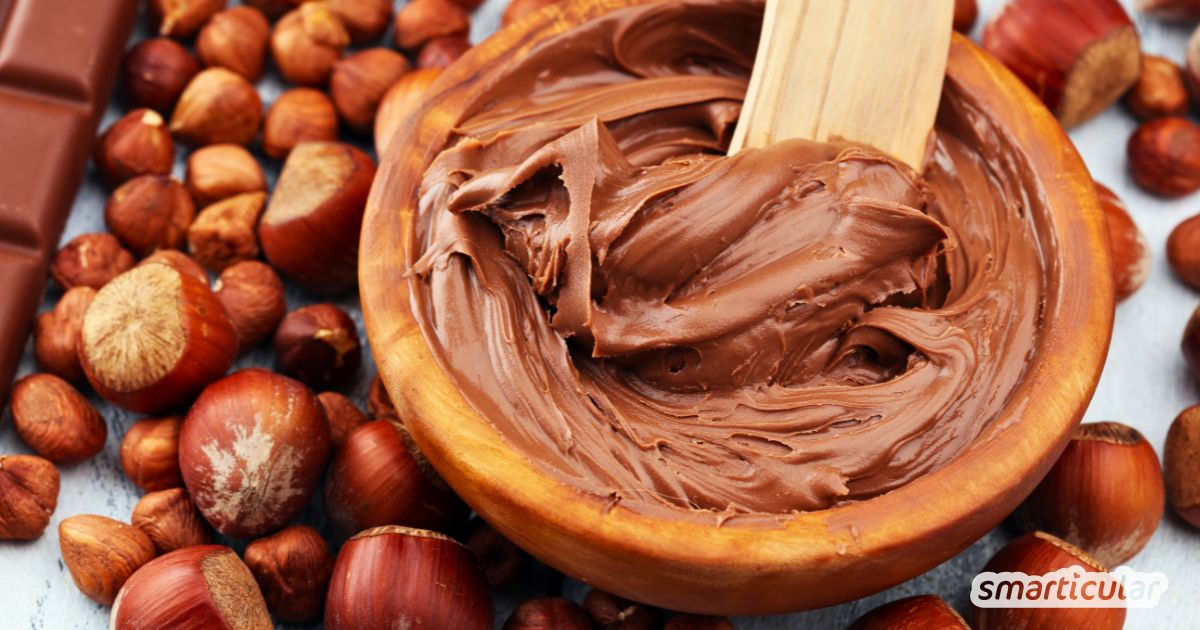 Du möchtest Schokoladen-Aufstrich selber machen? Mit diesem Rezept zauberst du eine leckere Creme ohne Palmöl und mit weniger Zucker.