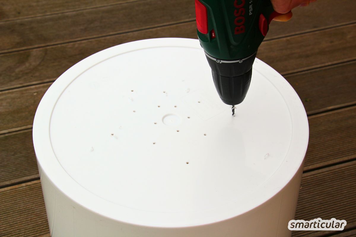 In nur 30 Minuten einen Bokashi-Eimer selbst bauen: Diese Anleitung zeigt dir, wie es preiswert gelingt. Mach deine Küchenabfälle zu Dünger!