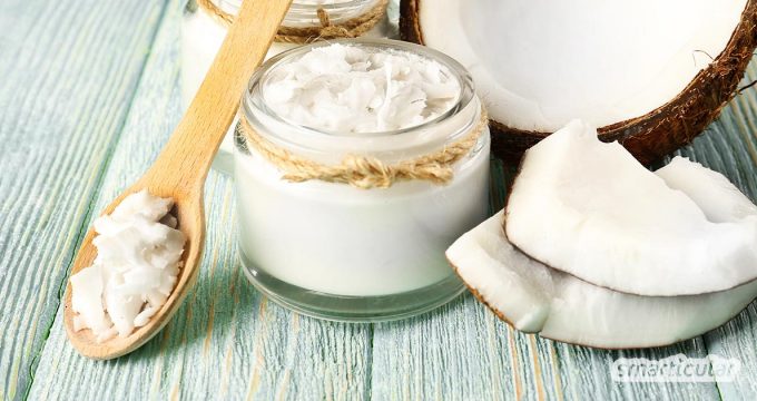 Kokosöl ist das gesunde Allroundmittel für Haut, Haar, Körperpflege und in der Küche! Mit weiteren Zutaten kombiniert, spart es viele Fertigprodukte ein.