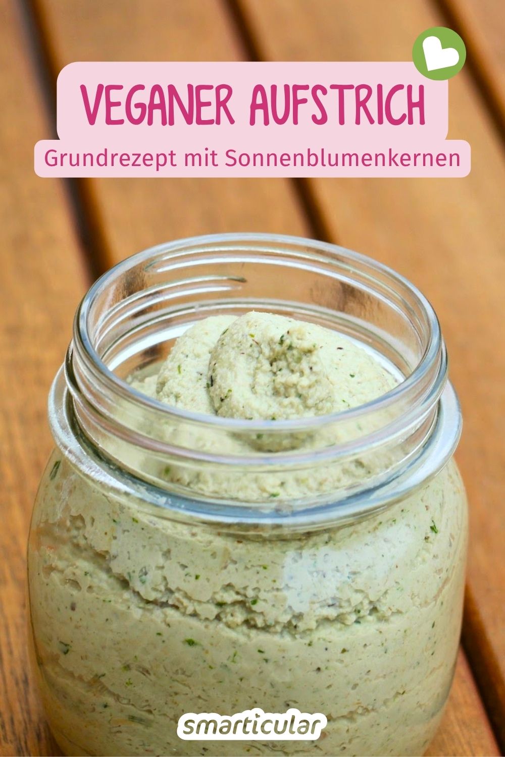 Ein Rezept viele Möglichkeiten! Aus diesem cremigen Sonnenblumenkern-Aufstrich zauberst du ganz einfach unzählige leckere Varianten.