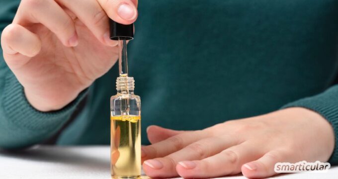 Finger und Nägel sind oft strapaziert - vor allem im Winter. Mit diesen natürlichen Mitteln kannst du deine Fingernägel pflegen und stärken.