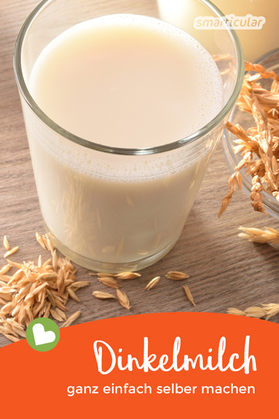 Selbst gemachte Dinkelmilch nach diesem einfachen Rezept ist viel preiswerter als gekaufte Pflanzendrinks. Sie ist eine echte, leckere Alternative zu Kuhmilch.