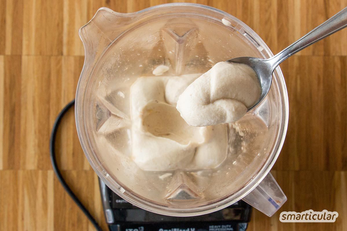 Eiscreme günstig und einfach selbermachen? Mit diesem Rezept geht das einfacher als je zuvor. Eine einzige Zutat und nur wenige Schritte zum leckeren Eis!