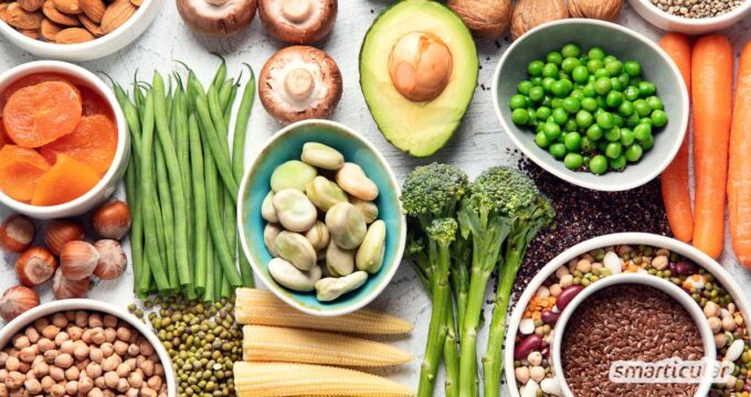 Neben Fisch und Fleisch gibt es viele pflanzliche Eiweißquellen. Die besten und ungewöhnlichsten stellen wir dir in diesem Beitrag vor.