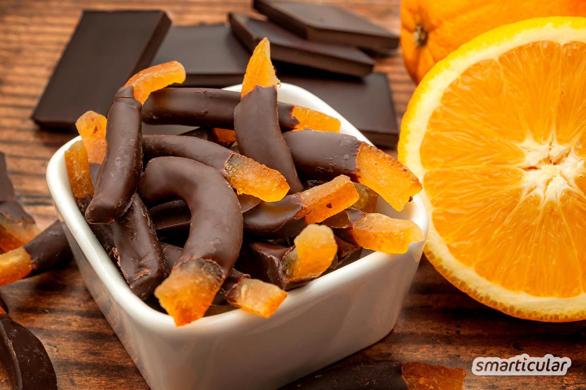 Orangenschalen zu verwerten anstatt sie wegzuwerfen, kann in Haushalt, Küche und bei der Körperpflege ausgesprochen nützlich sein!