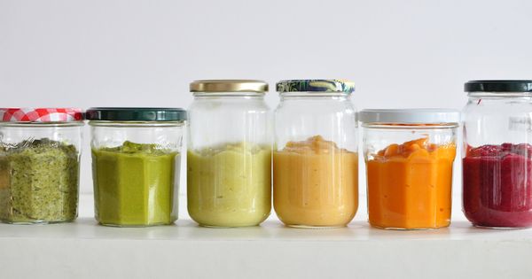 Freezing food and liquids in glass containers is absolutely possible and can help you avoid plastic and trash. Find out how it's done safely!