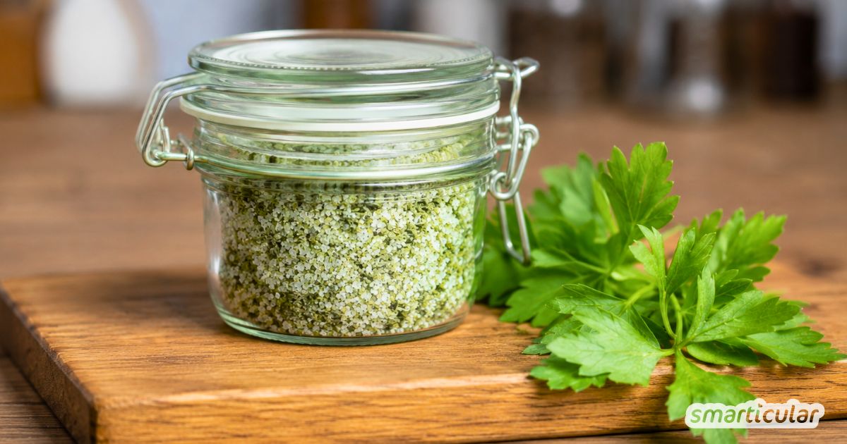 Nie mehr Maggi! Mit diesem Rezept stellst du ein haltbares, aromatisches Liebstöckelsalz her - zum Würzen von Eintöpfen, Suppen und Co!