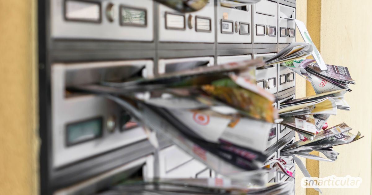 Mit einem "Bitte keine Werbung"-Aufkleber" auf dem Briefkasten rettest du viele Bäume - wichtige Tipps und eine kostenlose Druckvorlage.