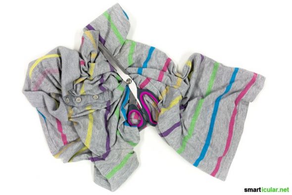 Einfacher kann Upcycling kaum sein! Ganz ohne Nähen machst du aus einem alten Shirt einen schicken Einkaufsbeutel. Hier geht´s zur Anleitung.