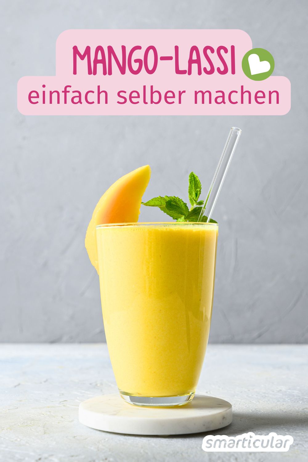 Mit diesem Mango-Lassi-Rezept kannst du das erfrischende Getränk ganz leicht selber machen - aus Früchten und Joghurt, süß oder salzig.
