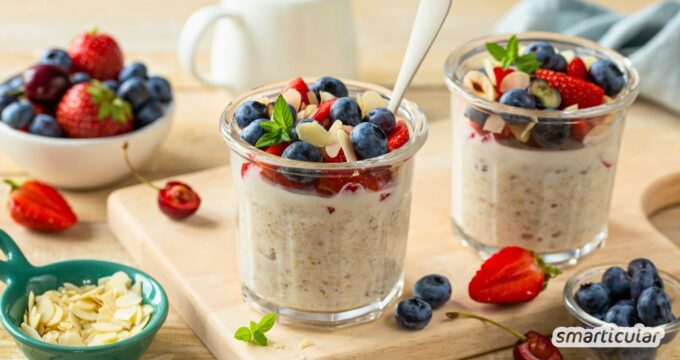 Du suchst eine Morgenmahlzeit, die schnell zubereitet und trotzdem gesund ist? Dann probiere Overnight Oats - mit unserem Grundrezept.