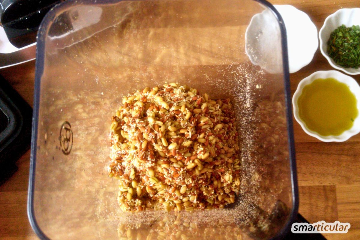 essener-brot-rezept-mit-gekeimtem-getreide-basisch-vitalstoffreich-2 Zutaten für Essener Brot im Mixer.