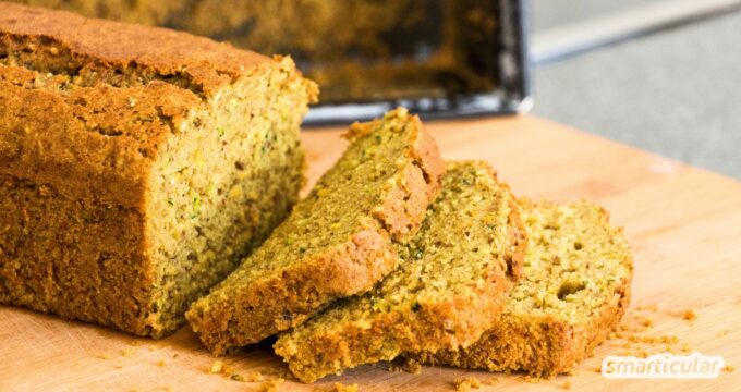 Wenn du keine Lust mehr hast auf gekochte, gebratene und gebackene Zucchini, ist dieses Rezept für süßen Zucchinikuchen genau das Richtige.