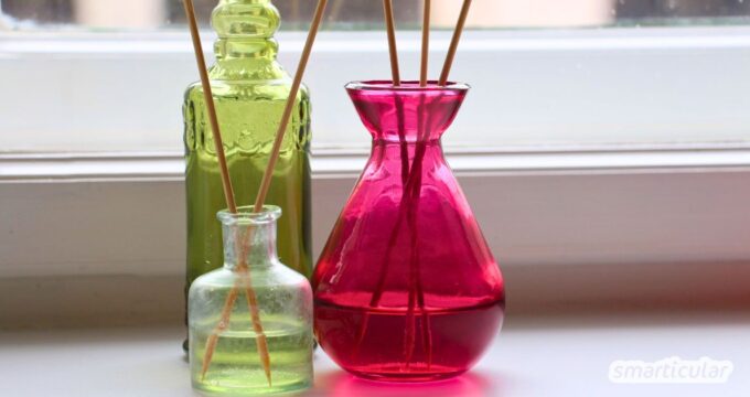 Statt einen teuren Diffuser zu kaufen, kannst du deinen Lieblingsduft und praktische Raumduft-Stäbchen selber machen - schnell und preiswert.