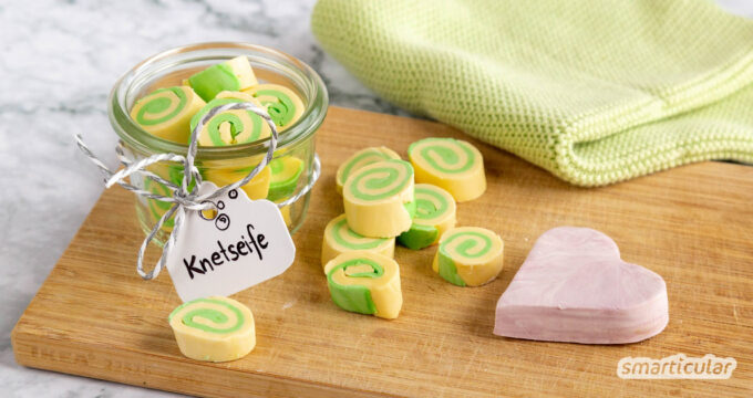 Knetseife selber machen - der Spielspaß für Klein und Groß gelingt aus nur zwei Zutaten. Es ist keine Knete und es ist auch kein Stück Seife: Es ist beides!