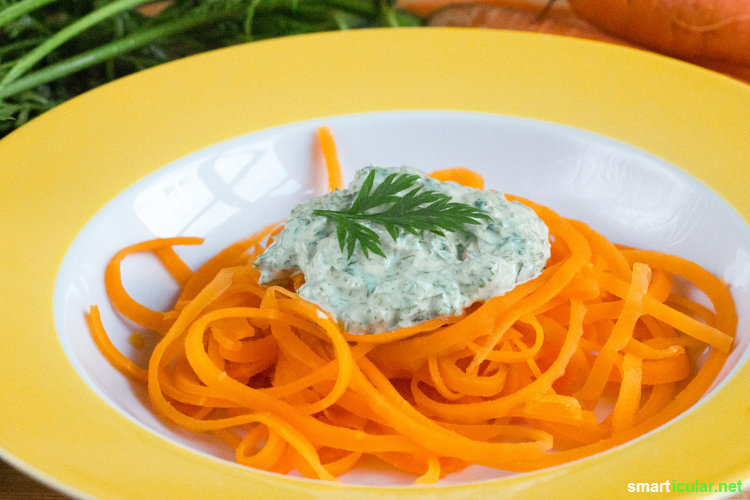 Statt Nudeln aus vitalstoffarmem Weißmehl zu essen, kannst du verschiedene Gemüsesorten in leckere und gesunde Gemüsespaghetti verwandeln. Das schmeckt sogar Kindern!