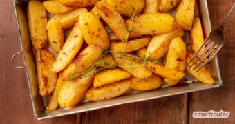 Knusprige Kartoffelspalten aus dem Backofen lassen sich einfach selber machen und schmecken besser als ein Fertigprodukt!