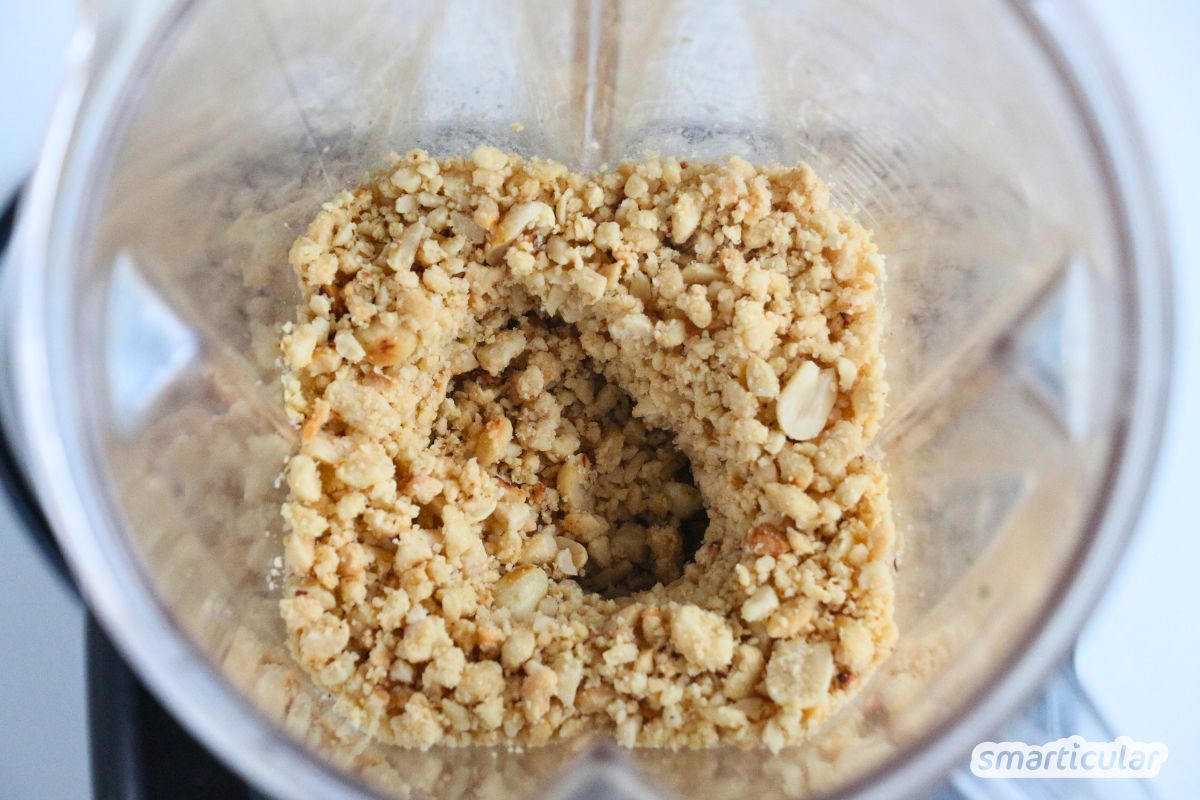 erdnussbutter-selber-machen-rezept-3 Warum ein Fertigprodukt kaufen, wenn du Erdnussbutter selber machen kannst? Mit diesem einfachen Rezept gelingt der Aufstrich garantiert.