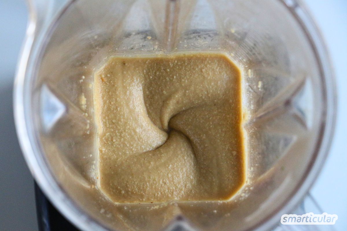 erdnussbutter-selber-machen-rezept-5 Warum ein Fertigprodukt kaufen, wenn du Erdnussbutter selber machen kannst? Mit diesem einfachen Rezept gelingt der Aufstrich garantiert.