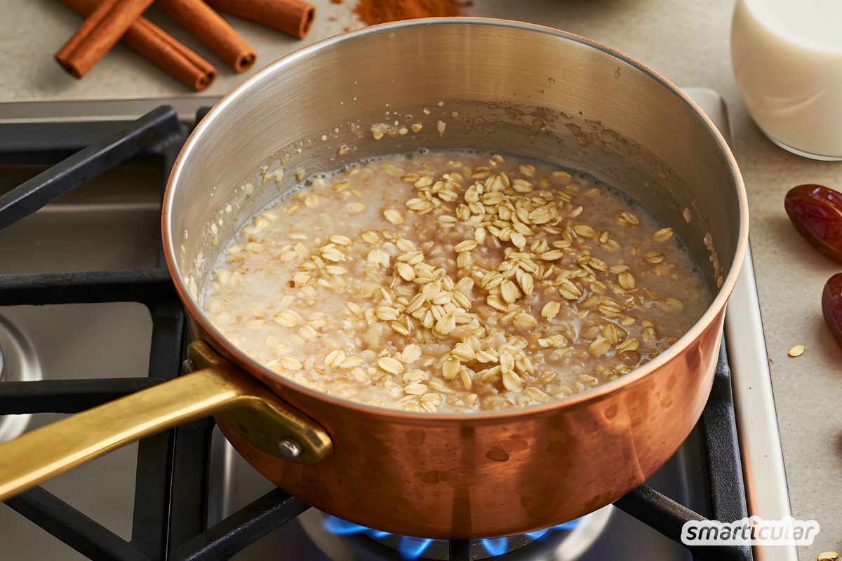 porridge-selber-machen-rezept-fruehstueck-haferflocken-2 Entdecke Porridge - das gesunde Frühstück aus Hafer: Hier findest du ein Grundrezept, viele Variationsmöglichkeiten und Rezeptideen.