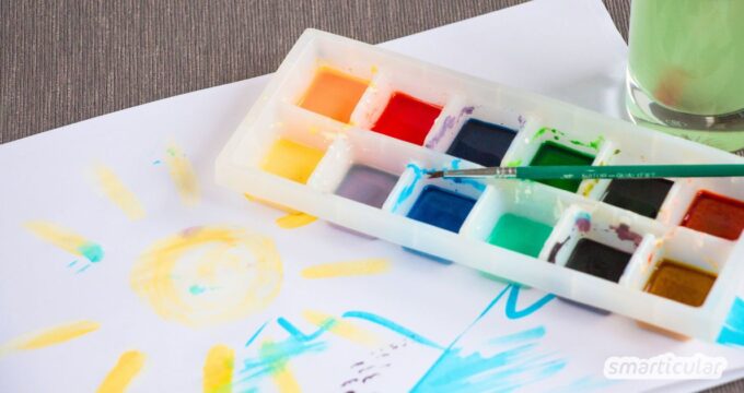 Diese selbst gemachten Wasserfarben dürfen auch mal im Kindermund statt auf dem Papier landen, denn sie bestehen aus nur vier ungiftigen Zutaten.