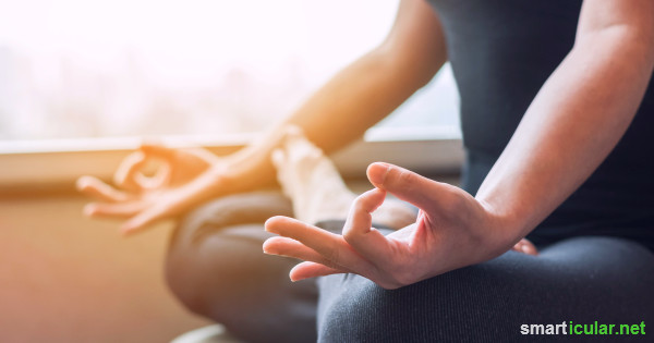 Fühlst du dich zuweilen ausgelaugt und gestresst? Meditation kann dir zu mehr innerer Ruhe verhelfen und lässt sich ganz einfach in den Alltag integrieren!