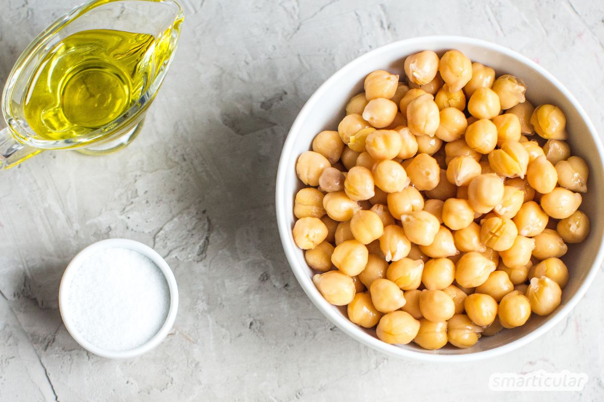 hummus-selber-machen-rezepte-2 Statt ein Fertigprodukt zu kaufen, kannst du Hummus selber machen. Mit diesem Rezept ist das kinderleicht und nach Geschmack variierbar.