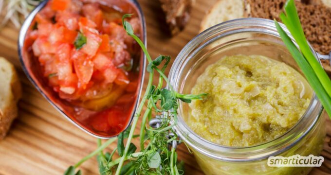 Was haben Tomate, Zucchini und Gurke gemeinsam? Aus den Sommergemüse-Sorten kannst du tolle Aufstriche herstellen! Gesunder Genuss (nicht nur) fürs Brot.