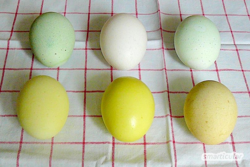 Intensiv leuchtende Ostereier natürlich färben? Mit diesen Lebensmitteln färbst du deine Ostereier wunderschön und strahlend bunt. Ohne Zusatzstoffe