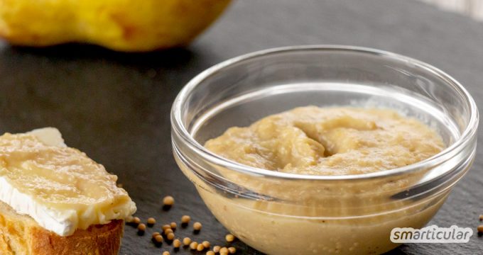 Selbst gemachter Birnensenf schmeckt wunderbar nicht nur zu Käse und eignet sich hervorragend als fruchtig-scharfes Mitbringsel zur nächsten Party!