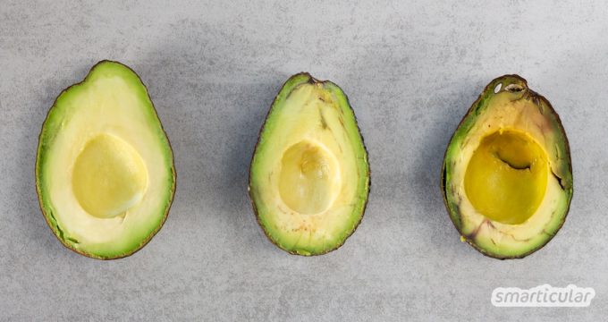 Wenn eine Avocado innen braune Stellen aufweist, muss sie nicht unbedingt schlecht sein. Hier erfährst du, wann du sie noch essen kannst und wann sie schlecht ist.