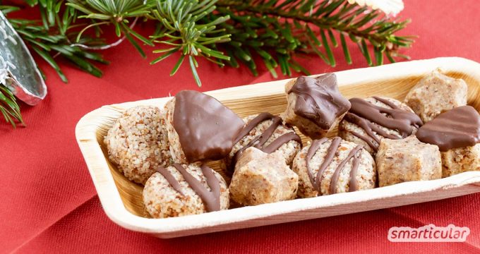 Gesunder Genuss statt zuckerhaltiger Kalorienbomben auf dem Weihnachtsteller? Mit diesem Rezept für Plätzchen ohne Backen genießt du die Weihnachtszeit ohne Reue!
