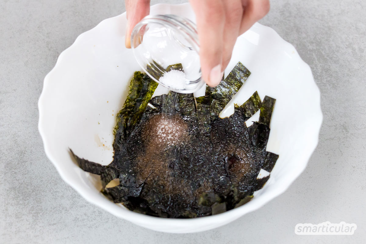 vegane-fischsauce-selber-machen-3 Vegane Fischsauce verleiht asiatischen und herzhaften Gerichten ein kräftiges, rundes Aroma. Mit nur vier Zutaten ist die pflanzliche Würze schnell gemacht.
