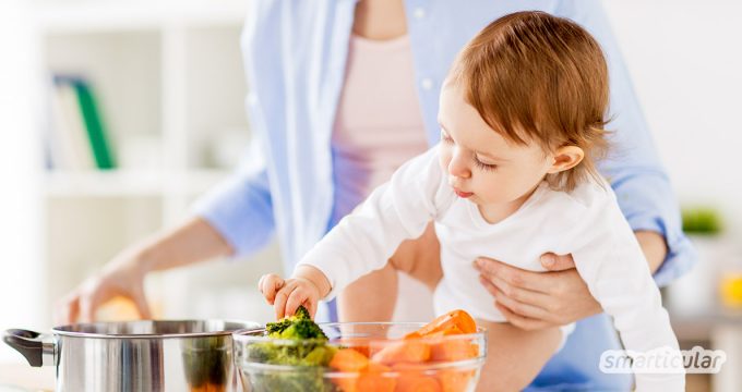Für Babys unter einem Jahr selbst zu kochen, bedeutet meist jede Menge zusätzliche Arbeit. Dabei kann es so einfach sein mit der richtigen Familienkost: Kombifutter für alle!