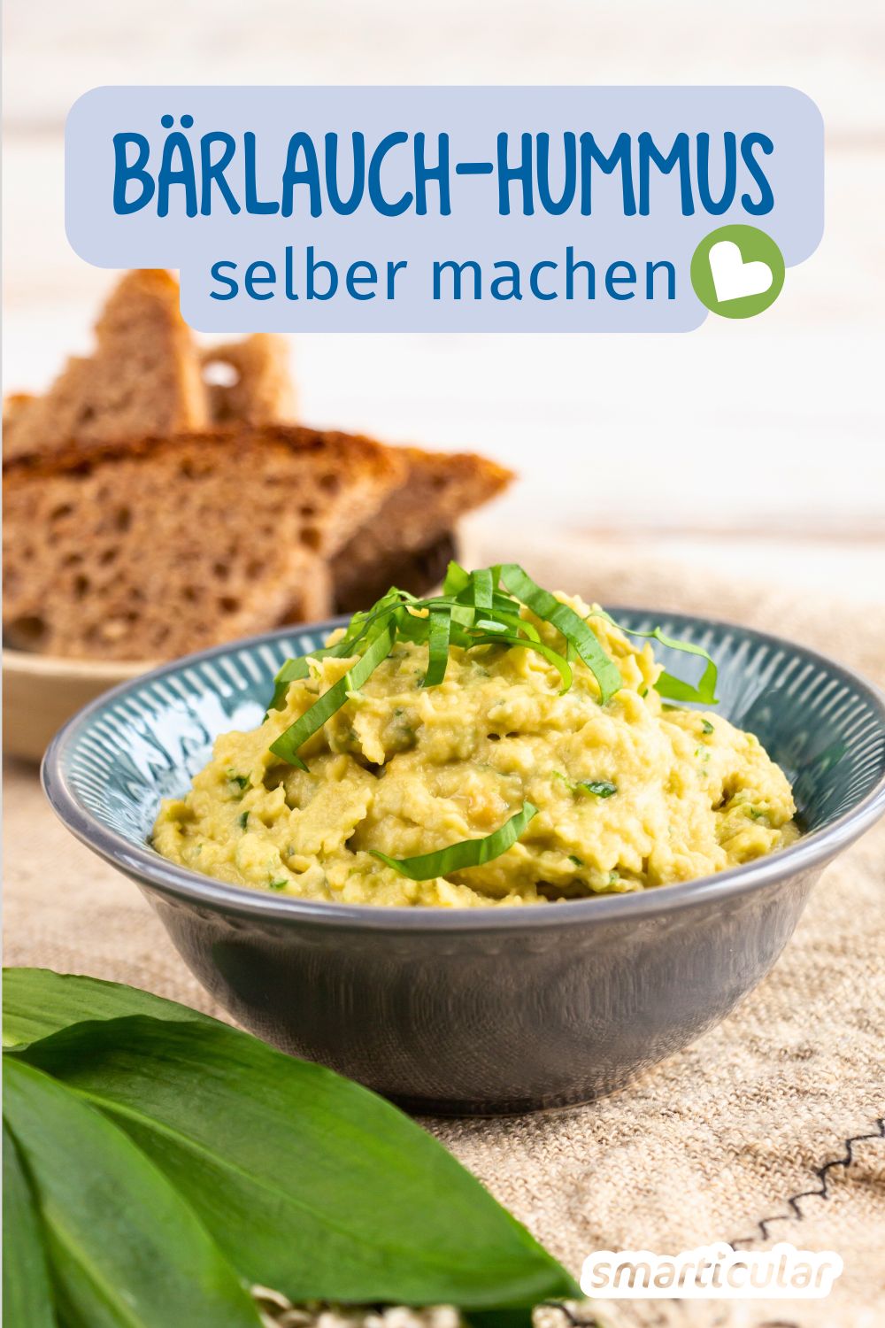 Probiere statt Pesto und Co. doch einmal einen würzigen Bärlauch-Hummus aus dem vitalstoffreichen Kraut und proteinreichen Kichererbsen!