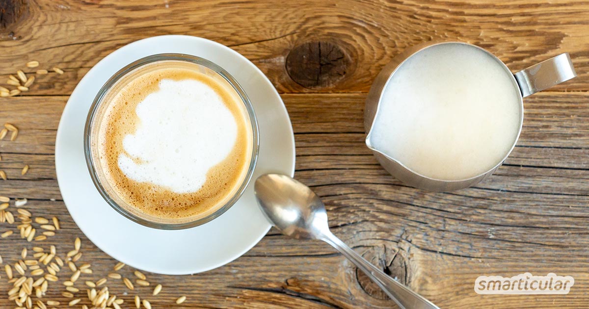 Barista-Hafermilch sorgt für cremigen Schaum auf Latte Macchiato oder Cappuccino. Statt teure Baristamilch im Laden zu kaufen, kannst du sie einfach selber machen.