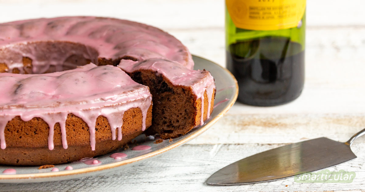 Rotweinkuchen ist eine köstliche Möglichkeit, Weinreste zu verarbeiten. Hier findest du ein einfaches Rezept für einen saftigen Kuchen, der sich leicht vegan backen lässt.