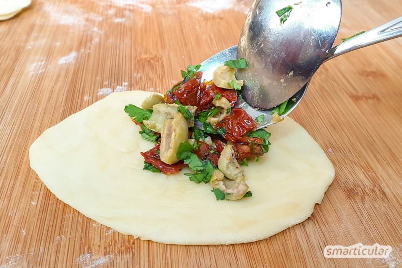 Mit diesem Empanadas-Rezept lassen sich die köstlichen Teigtaschen ganz einfach selber machen. Ein ideales Rezept zur Resteverwertung!