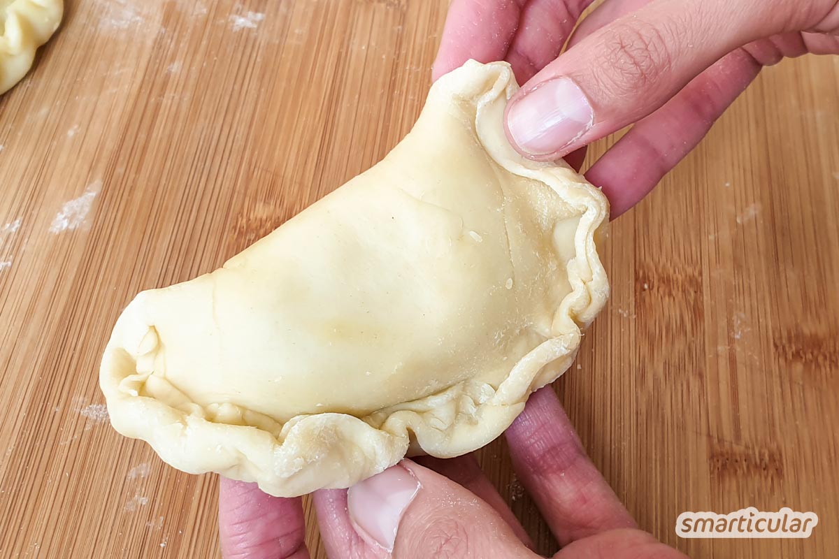 empanadas-rezept-6 Mit diesem Empanadas-Rezept lassen sich die köstlichen Teigtaschen ganz einfach selber machen. Ein ideales Rezept zur Resteverwertung!