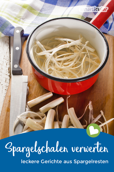 Es lohnt sich, Spargelschalen aufzuheben und zu verwerten, denn aus ihnen lässt sich aromatische Spargelcremesuppe und köstliches Spargelrisotto kochen.