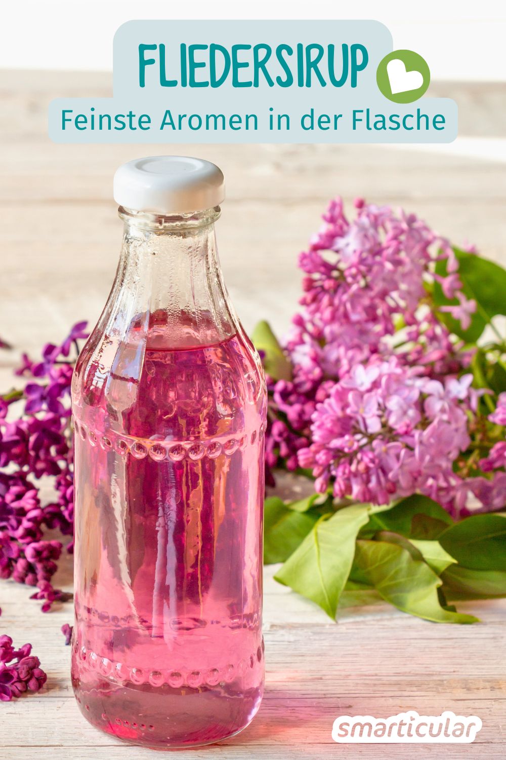 Mit diesem Rezept für Fliederblütensirup lassen sich die feinen Aromen und das betörende Farbenspiel der Blüten konservieren.