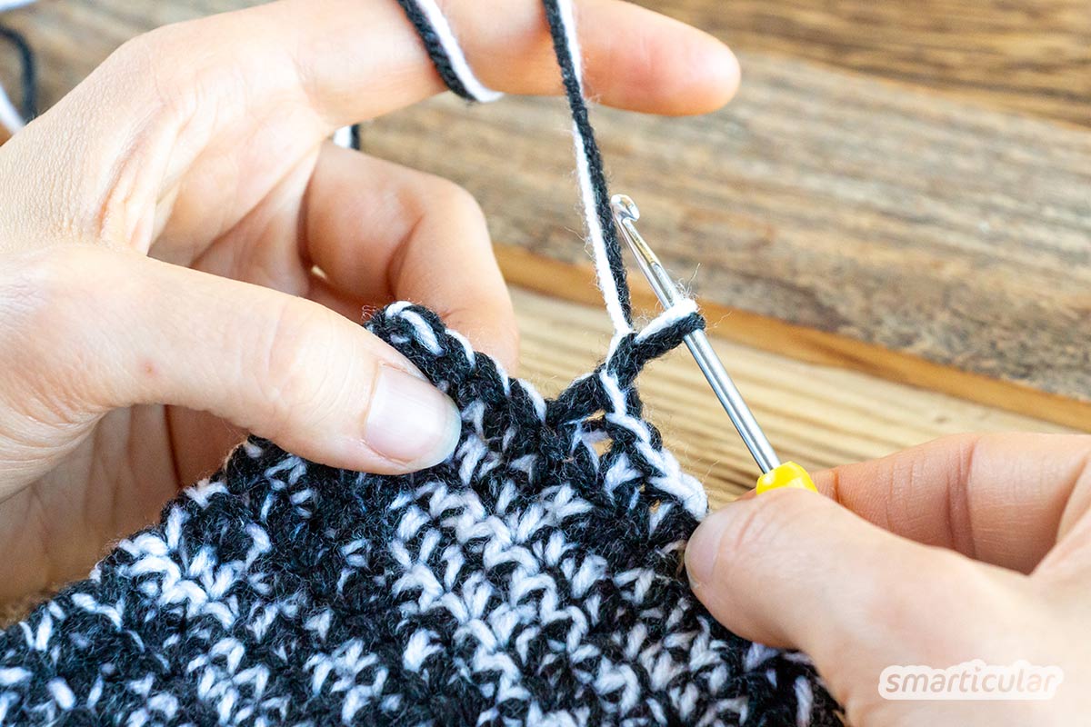 Eine waschbare Alternative zu Swiffer-Bodentüchern, um nass oder trocken zu wischen und den Boden mit “Staubmagnet-Effekt” von Staub zu befreien, kannst du leicht selbst häkeln.