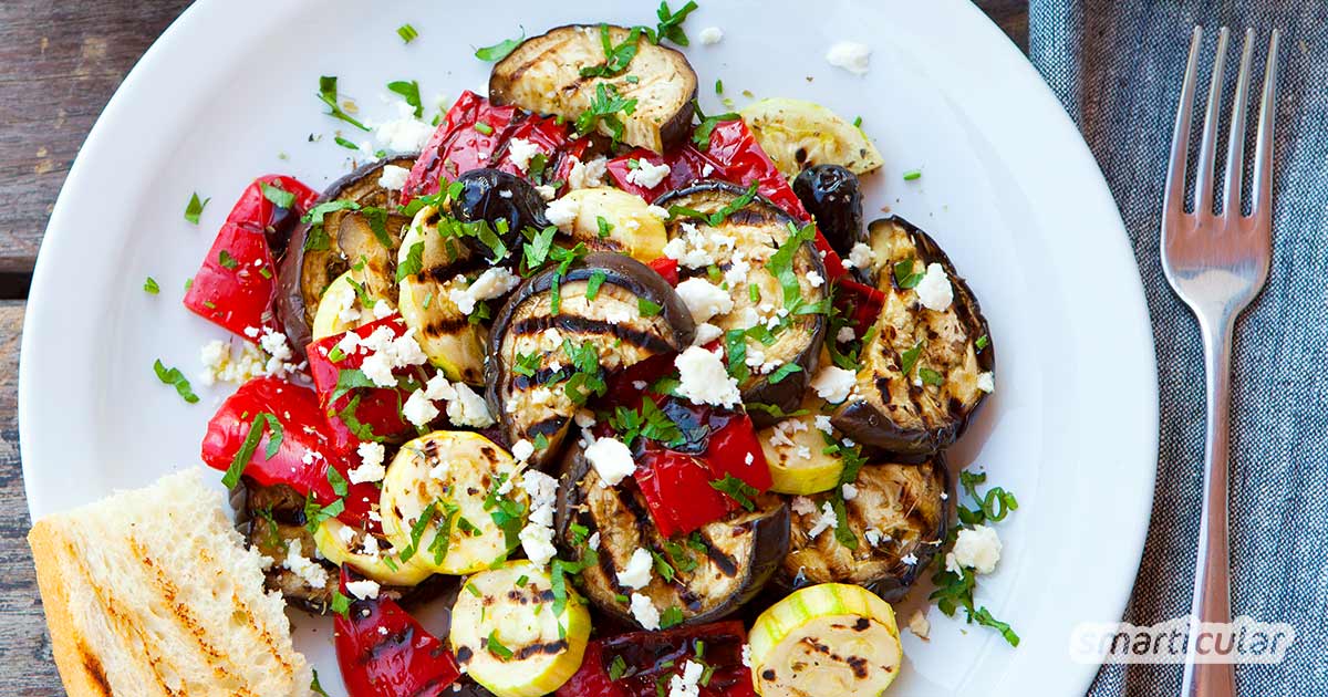 Statt bei deiner nächsten Grillparty Kartoffelsalat zu servieren, probiere doch mal eines dieser köstlichen Rezepte für ungewöhnliche Salate zum Grillen aus!