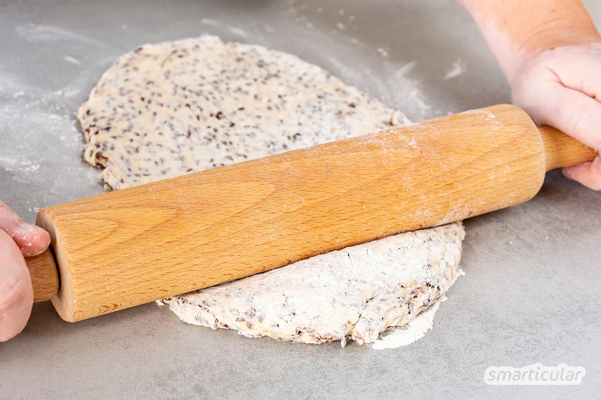 Leinsamen-Cracker aus Trester von Leinsamen schmecken lecker als Salzgebäck! So verwertest du sinnvoll die Leinsamen aus der Produktion von Leinsamengel.