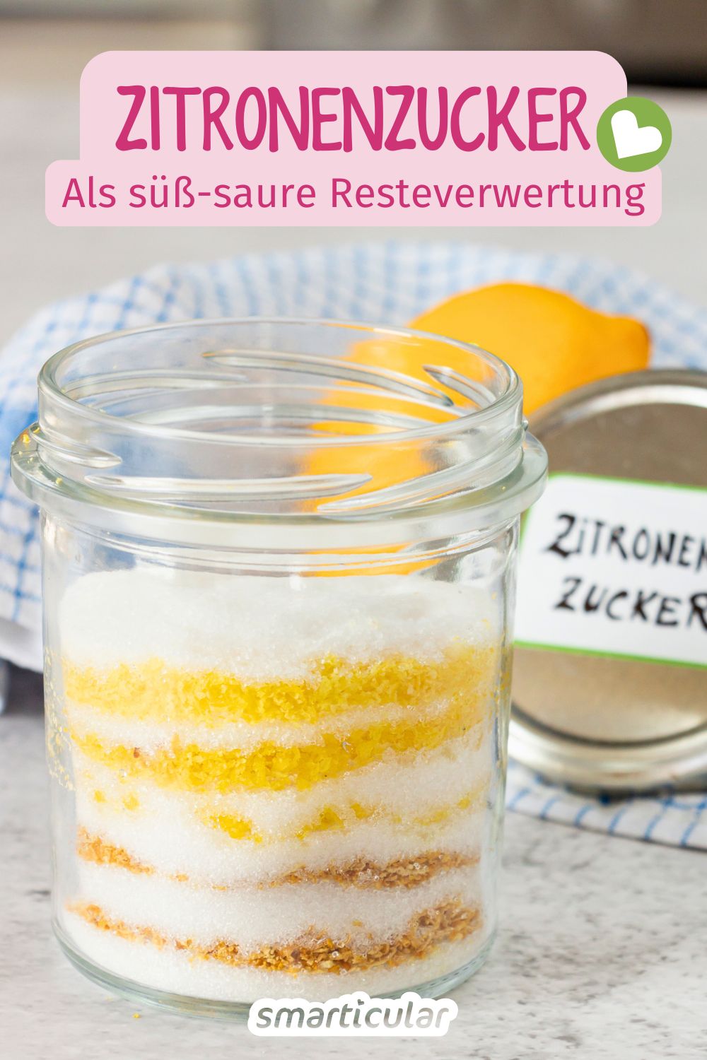 Um Zitronenschale haltbar zu machen, kannst du aus Zitronen und Zucker Zitronenzucker selber machen - ganz einfach mit diesem Rezept!