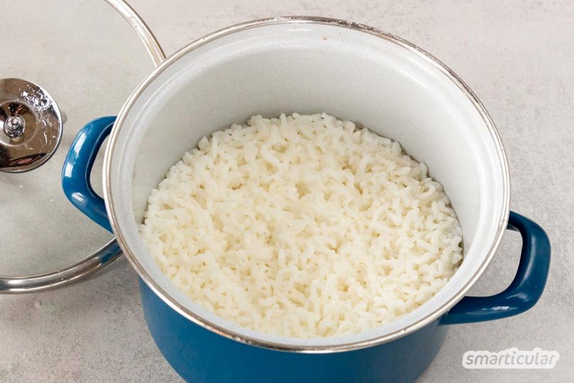 Reiswaffeln selber zu machen, gelingt zwar nicht exakt wie das Original. Sie schmecken selbst gemacht aber eigentlich viel besser - auch aus Reisresten!