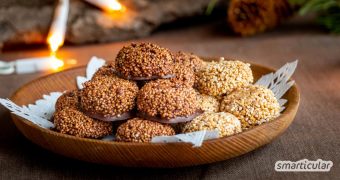 Amaranth-Kekse schmecken luftig leicht, sind vegan und glutenfrei. Der gesunde Snack passt perfekt in die jede Jahreszeit und gelingt ganz ohne Backen!
