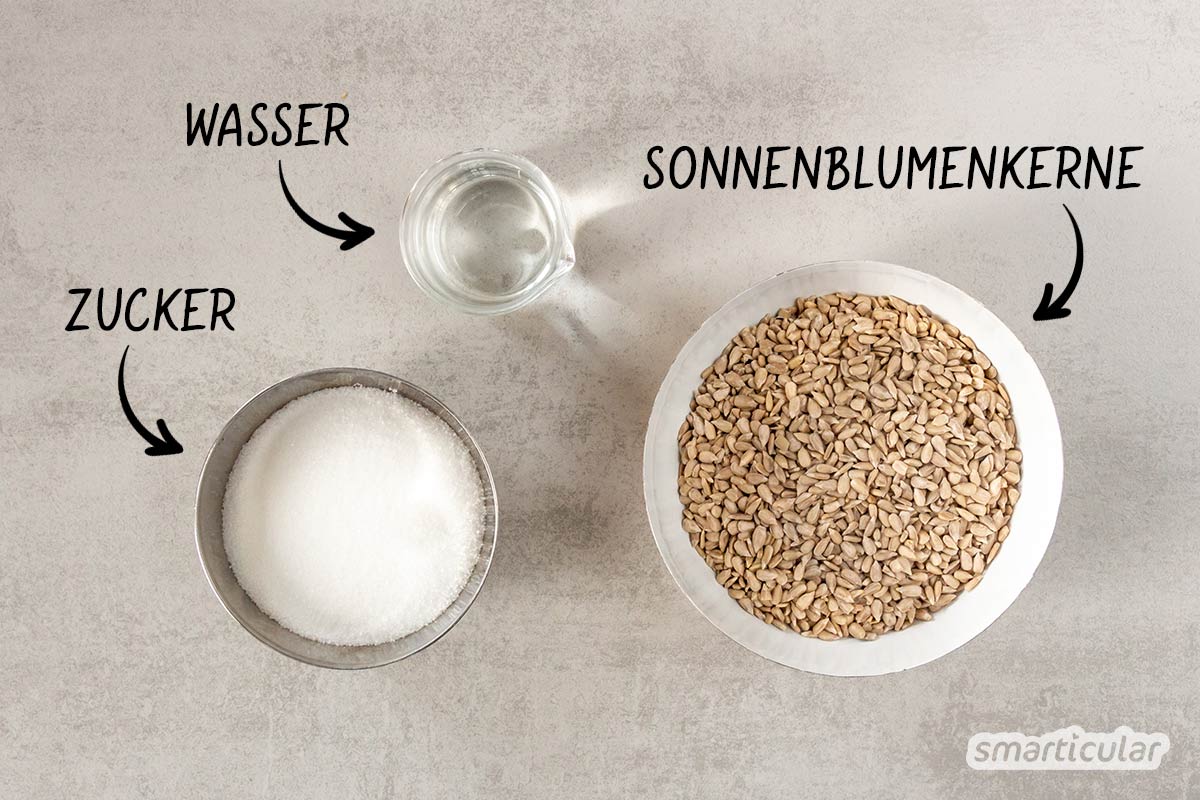 Gebrannte Sonnenblumenkerne sind eine köstliche, regionale Abwechslung zu gebrannten Mandeln. Mit diesem Rezept gelingen die karamellisierten Kerne ganz leicht.
