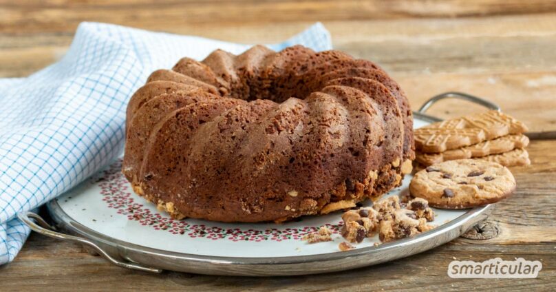 Mit einem Keksreste-Kuchen werden übrig gebliebene Weihnachtsplätzchen oder andere Kekse in einem Schwung zu einer frischen Süßspeise verwertet.