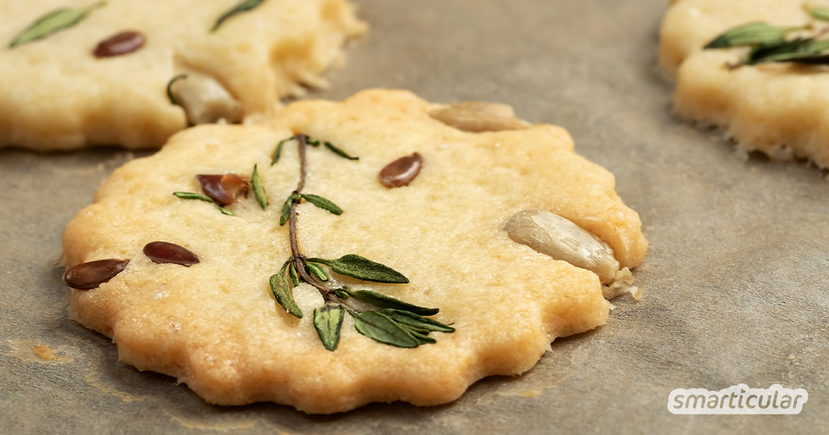 Kräuterkekse sind würzig-süße Leckereien, die sich je nach Jahreszeit mit saisonalen Kräutern aromatisieren lassen. Ein einfaches Backrezept findest du hier.